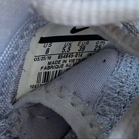 NIKE 654845-010 Womens Size  8 Kaishi Wolf Grey White Running Shoes Sneakers - Picture 4 of 5